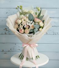 Букет цветов из:  Розы и Лизиантусы в Поселок Чайковского