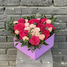Цветочная композиция из Розы в коробке в Поселок Чайковского