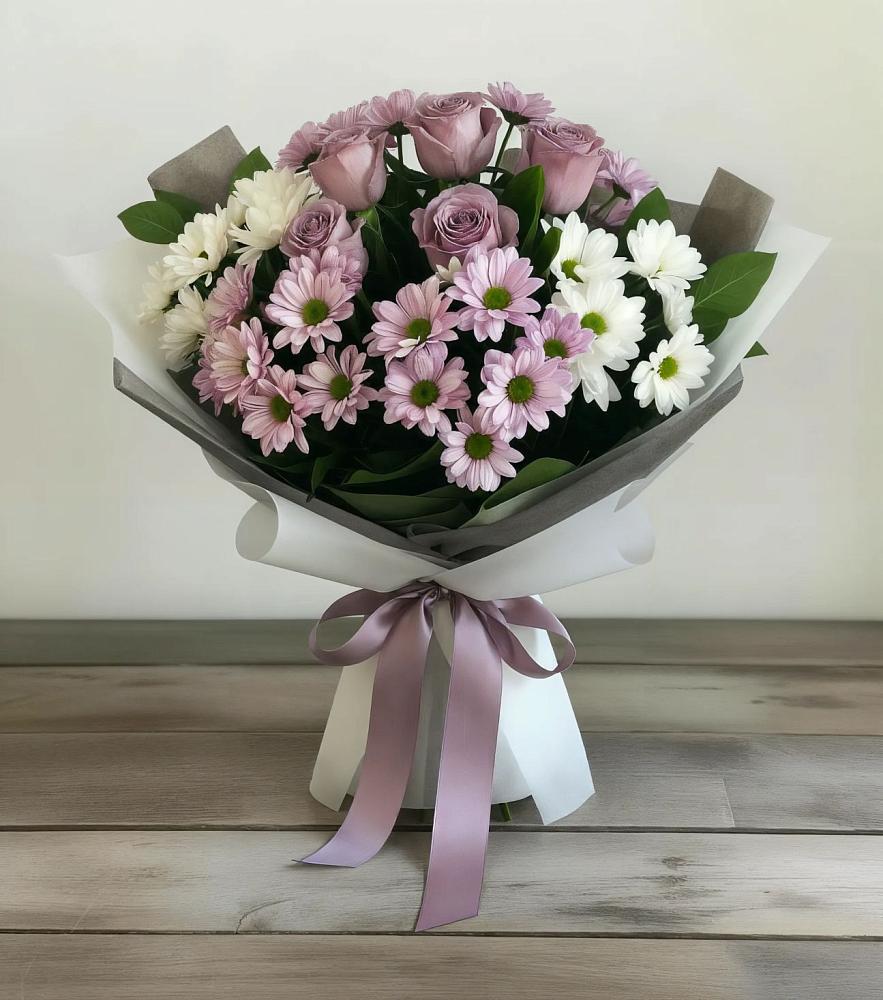 Букет цветов из: Хризантемы и Розы в Поселок Чайковского
