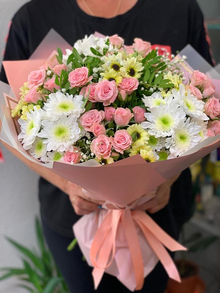 Букет цветов из: Розы и Хризантемы в Поселок Чайковского