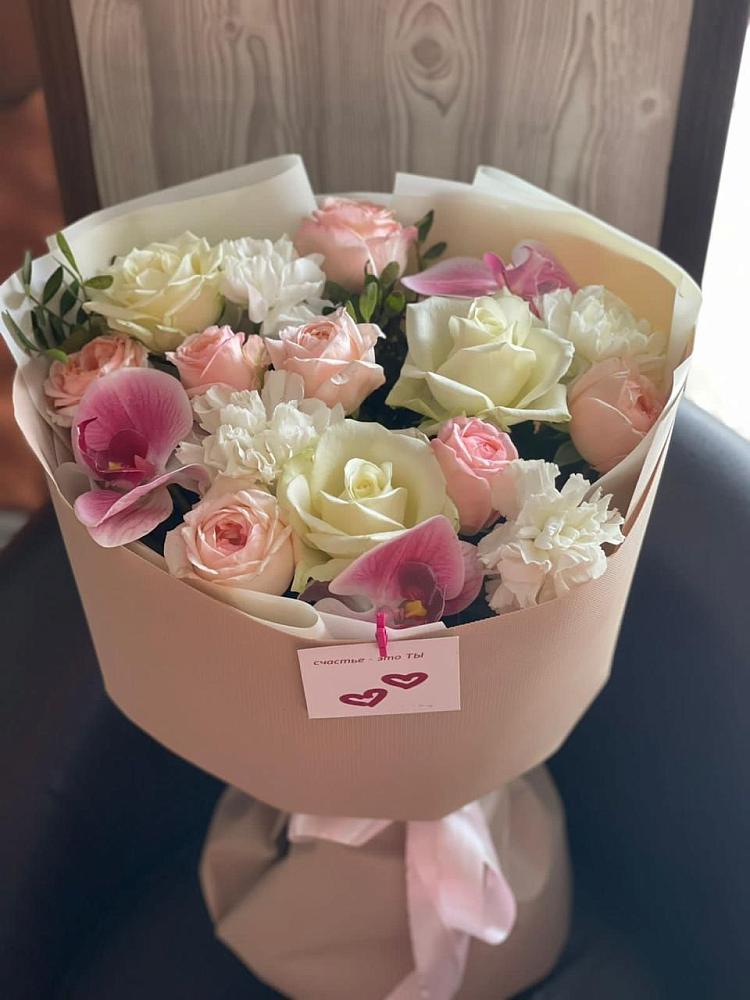 Букет цветов из: Орхидеи, Розы и Гвоздики в Поселок Чайковского