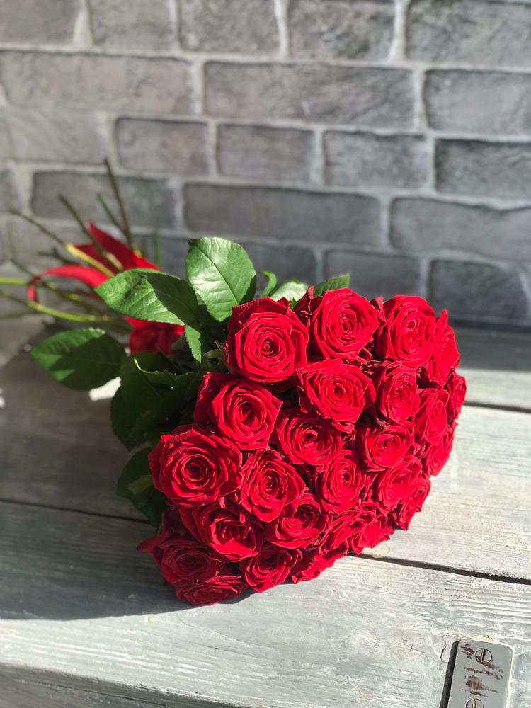 Букет Красные розы Фридом в Поселок Чайковского