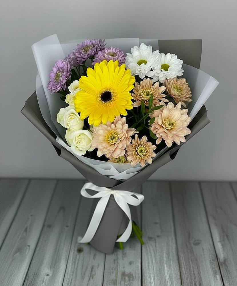 Букет цветов из: Розы, Герберы и Хризантемы в Поселок Чайковского