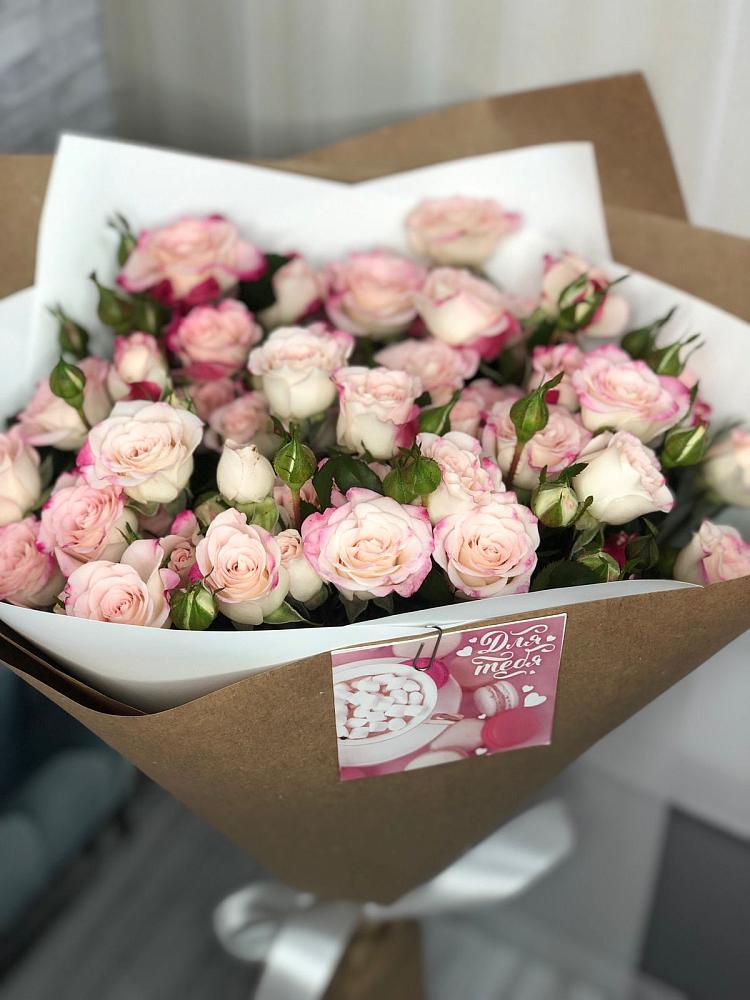 Букет цветов из: Розы в Поселок Чайковского