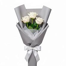 Букет 3 белые розы в Поселок Чайковского