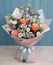 Букет цветов из:  Лизиантусы, Розы, Альстромерии и Гипсофила в Поселок Чайковского