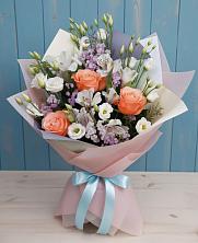 Букет цветов из:  Лизиантусы, Розы, Альстромерии и Гипсофила в Поселок Чайковского