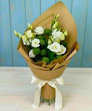 Букет цветов из:  Хризантемы и Лизиантусы в Поселок Чайковского