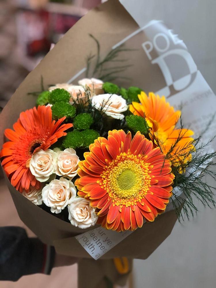 Букет цветов из: Герберы, Хризантемы и Розы в Поселок Чайковского