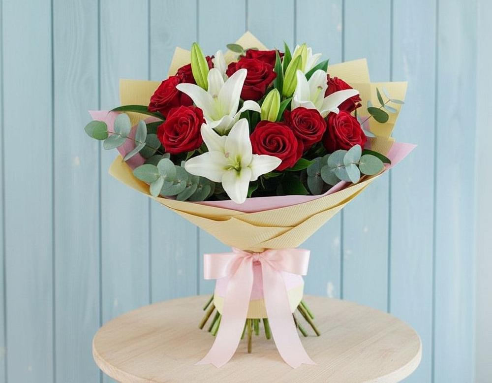 Букет цветов из: Лилии и Розы в Поселок Чайковского